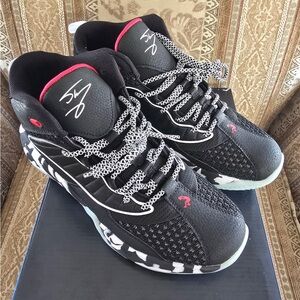 Shaq Speed Demon Black and White Men's Basketball Shoes